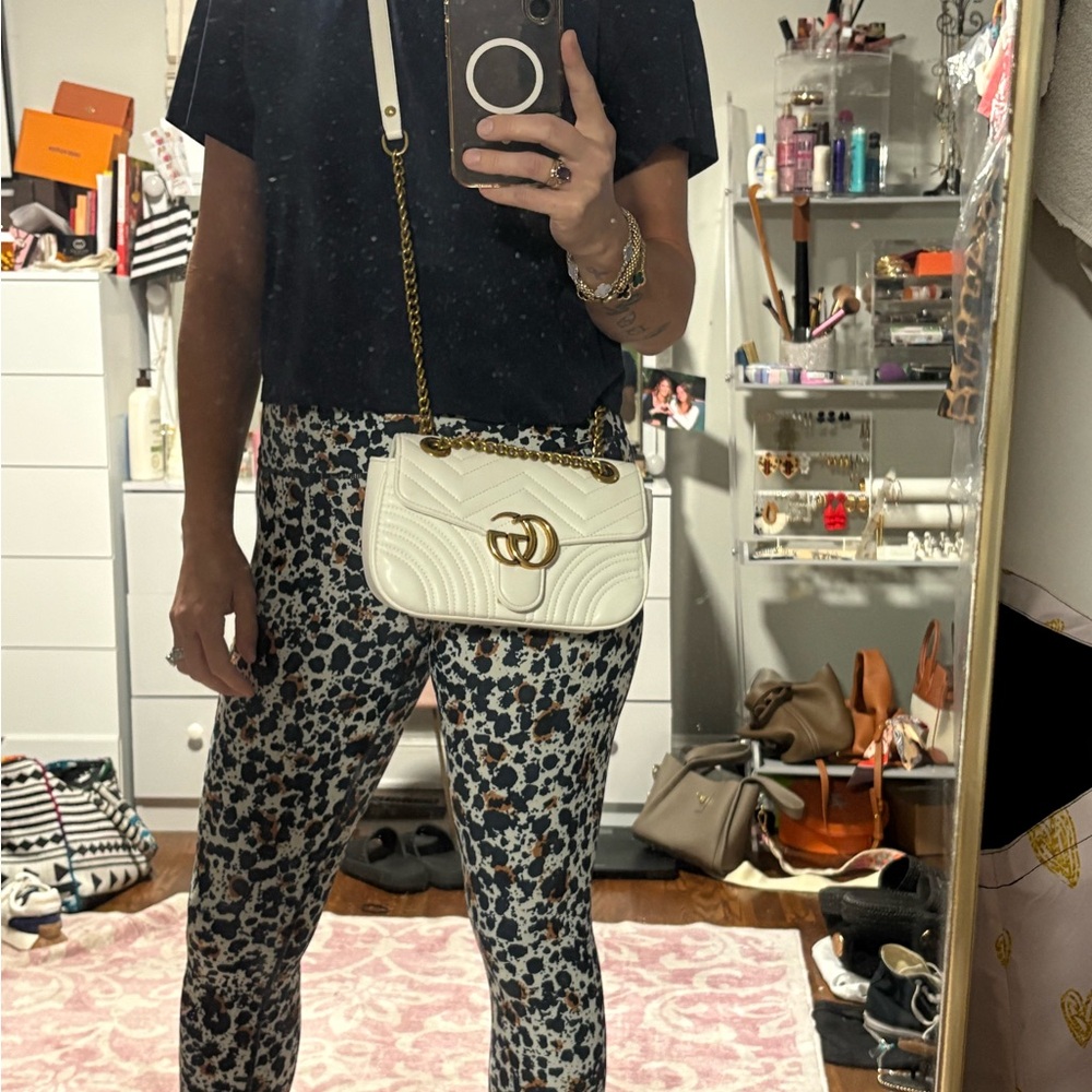 Foe leather stylish bag.